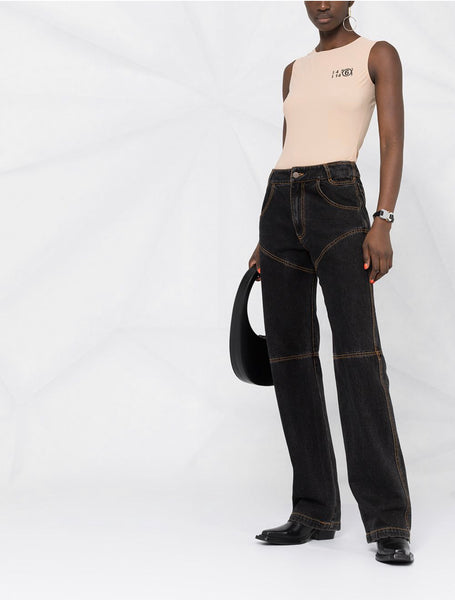 logo sleeveless body