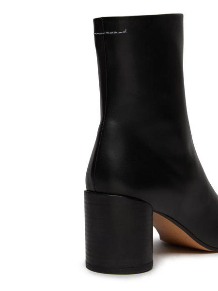 Anatomic ankle boots
