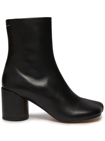 Anatomic ankle boots