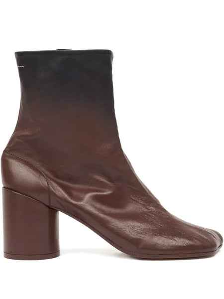 Anatomic ankle boots