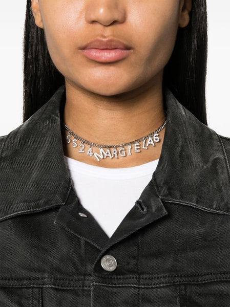 logo-charm chain-link necklace